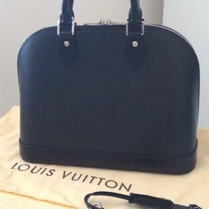 Louis Vuitton Authentic Alma PM Epi Leather in Black Handbag- M40302